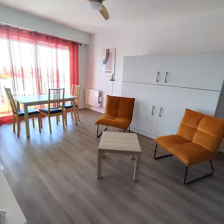Agreable Studio Avec Garage Et Superbe Vue * Angoulême