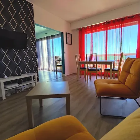 Agreable Studio Avec Garage Et Superbe Vue