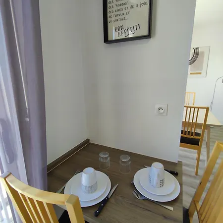 Agreable Studio Avec Garage Et Superbe Vue * Angoulême